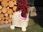 Puppenwagen aus Weide mit rosa Babydecke Buggy II.